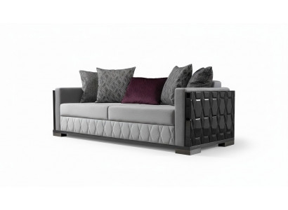 Luxe bankstel van drie zitsbanken in grijs stoffen design voor de woonkamer.