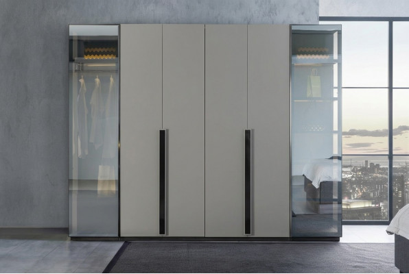 Elegante slaapkamer kledingkast Glazen kast Transparante fronten Kast