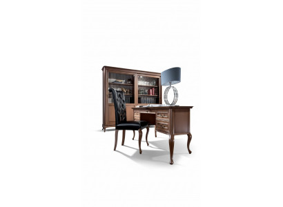 Klassiek bureau met luxestoel Luxe kantoorinrichting Houten meubels