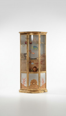 Klassieke vitrinekast glas hout luxe meubels goud dressoir Italië