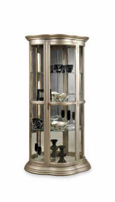 Klassieke vitrinekast met glazen front, houten behuizing, luxe bruin voor in de woonkamer.