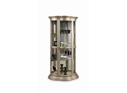 Klassieke vitrinekast met glazen front, houten behuizing, luxe bruin voor in de woonkamer.