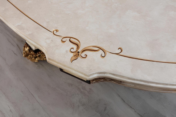 Klassieke luxe houten tafel in barok en rococo antieke stijl voor eet- en woonkamers nieuw