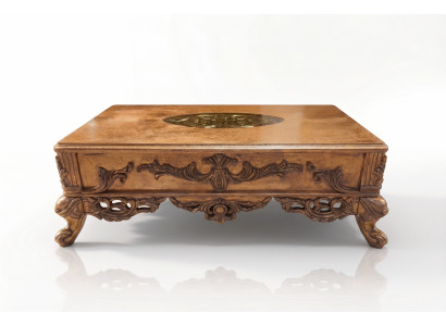 Barok salontafel in goudkleur met gesneden poten, houten tafel voor de woonkamer