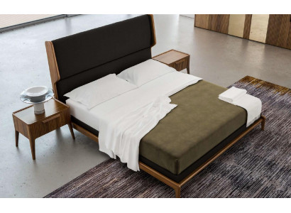 Bruine slaapkamerset Bed Nachtkastjes 2-delig Moderne stijl Luxe meubels