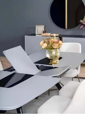 Moderne, absoluut prachtige tafel met stoelen in grijze en beige tinten.