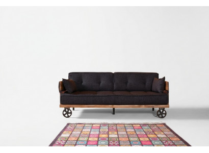 Zwarte stoffen bank op wielen Loft design met houten frame Bankmeubilair.