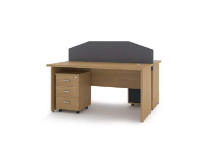 Moderne houten bureau tafel voor thuiswerken, computertafel, kantoormeubilair.