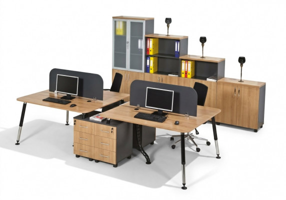 Grote luxe bureau, kantoormeubilair, directeurscomputerbureau-ontwerp.