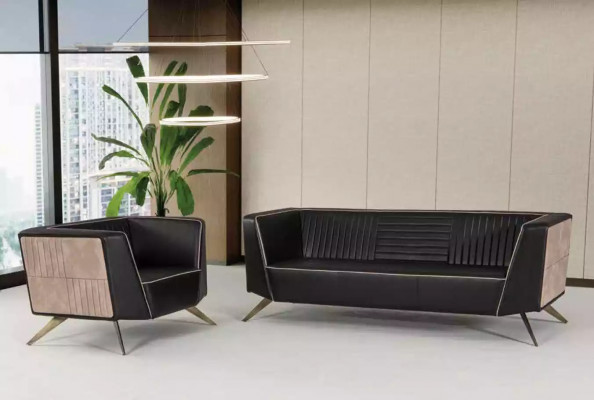 Luxe zwarte fauteuil voor de werkkamer, zitplaats modern design kantoormeubilair.