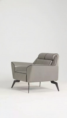 Luxe fauteuil voor op kantoor, grijs zit meubilair, nieuw gestoffeerde fauteuil