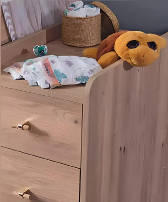Baby slaapkamer compleet met babybed, kast en ladekast 3-delig.