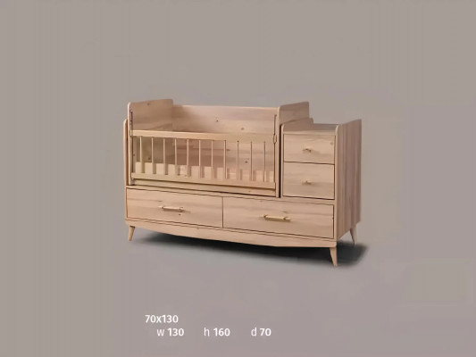 Baby slaapkamer compleet met babybed, kast en ladekast 3-delig.