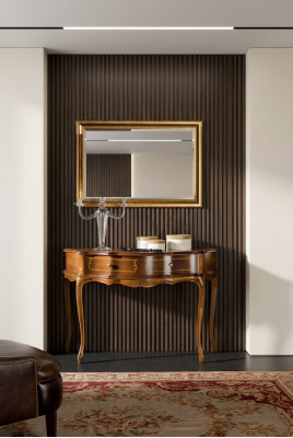 Luxe houten consoletafel in de slaapkamer Klassiek bruin lamp