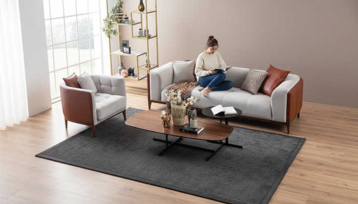 Moderne set met driezitter, fauteuil en bank van grijs stoffen bekleding, bankstelset van 3+1 zitplaatsen.