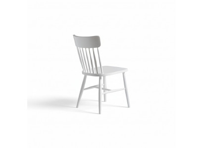Set van 2 witte houten eetkamerstoelen.