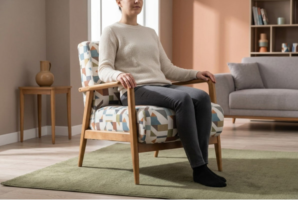 Stoffen fauteuil, fauteuil, woonkamer, oorfauteuil, meerkleurige stoffering, hout