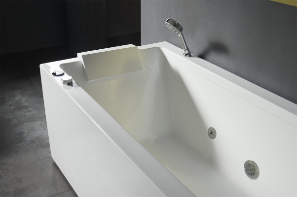 Luxe binnenspa badkuip whirlpool thuisspa wit bad ontspannen