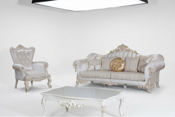 Luxe bankstel voor de woonkamer in klassieke stijl in de kleur wit.