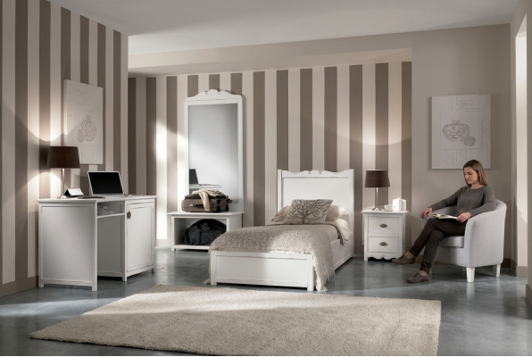 Slaapkamer Bed Nachtkastje Bureau Staande spiegel Groep Set 4-delig.