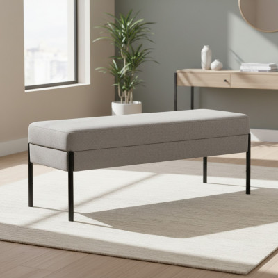 Grijze slaapkamer zitbank met ontwerper houten frame en stoffen bekleding.