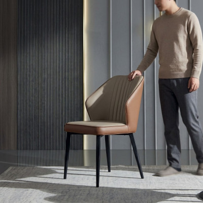 Bruine fauteuils, Edele eetkamerstoelen, Houten stoelen, Luxe textielmeubelen.