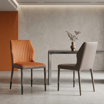 Bruine eetkamerstoelen, gestoffeerde fauteuil, eenzits luxe houten stoelen.