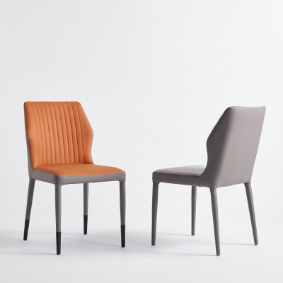 Bruine eetkamerstoelen, gestoffeerde fauteuil, eenzits luxe houten stoelen.