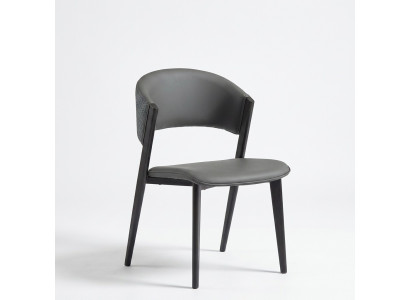 Grijze leren stoel, elegante eetkamerstoel, gestoffeerde fauteuil, houten stoelen