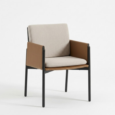 Crèmekleurige armleuningstoel ontwerper stoelen gestoffeerd meubilair moderne meubelen