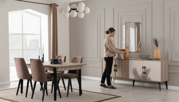 Bruine eetkamerset luxe eettafel 4 stoelen dressoir spiegel