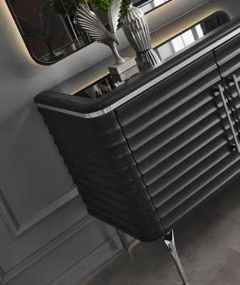 Stijlvolle eetkamerset luxe zwarte dressoir spiegel houten meubels