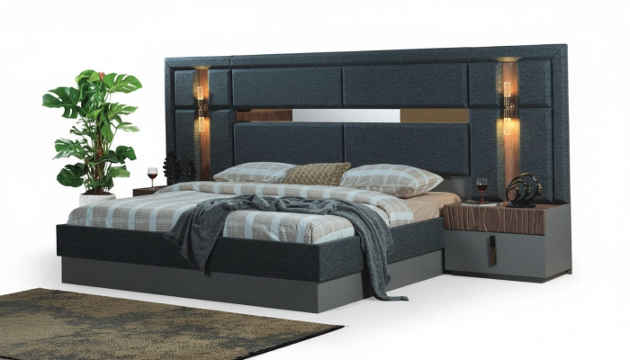 Donkergrijs tweepersoonsbed met houten designer nachtkastjes slaapkamerset.
