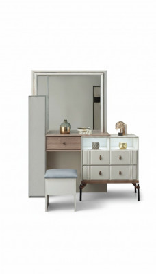 Witte kaptafel van glas met spiegel, luxueuze poef, moderne meubels.