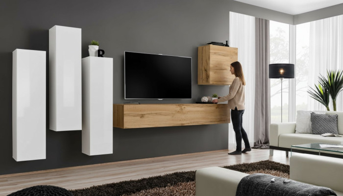 Moderne tv-standaard van hout, bruin woonkamermeubilair, nieuwe wandkast, woonkamerwand.