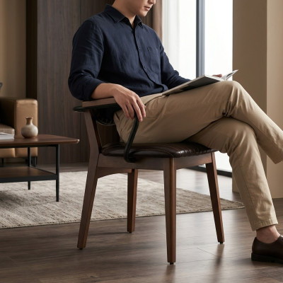 Luxe stoel met armleuningen Eetkamerstoel Meubels Gestoffeerde zitting Modern Inrichting.