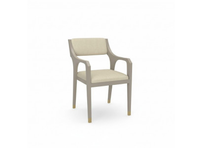 Ontwerp eetkamerstoelen met unieke vormgeving. Stijlvol, modern, nieuw.