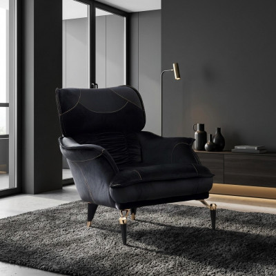 Perfect zachte fauteuil voor de woonkamer in zwart, gloednieuw luxe meubilair textiel.