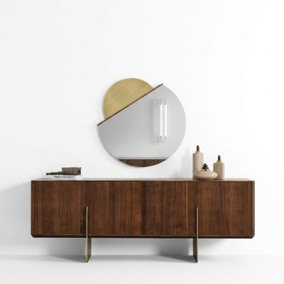 Luxe eetkamerset bestaande uit dressoir en spiegel in de kleur bruin.