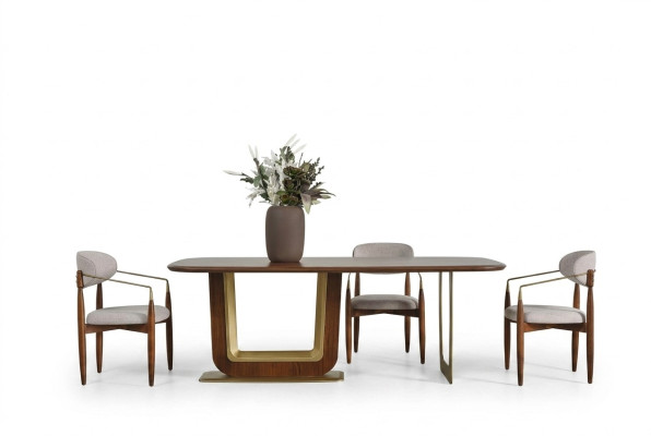 Modern eetkamerset Perfecte eettafel en 4 stoelen in de kleur bruin 5-delig.
