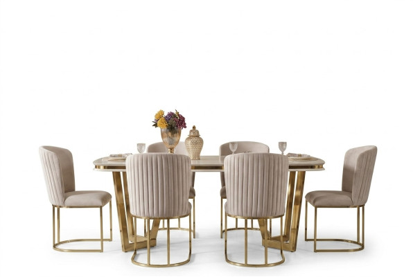 Eetkamer set bestaat uit design eettafel 4x stoelen en dressoir 7 dlg.