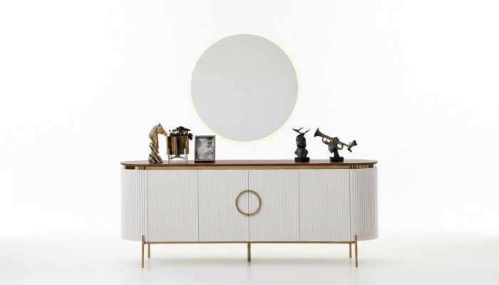 Eetkamer set bestaat uit dressoir en spiegel beige met goud elementen.