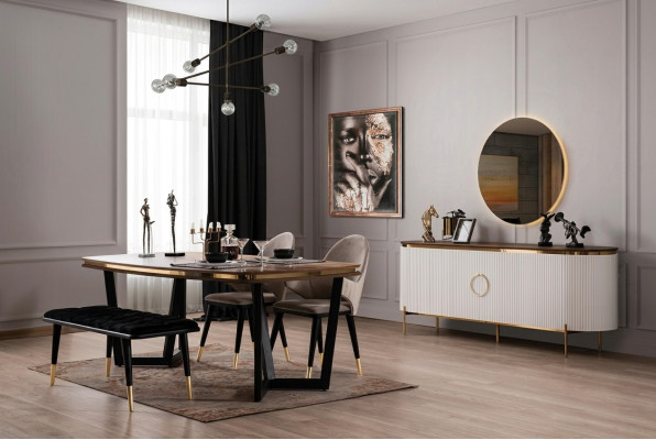 Eetkamerset bestaat uit eettafel 4x stoelen bank dressoir spiegel 8-delig.