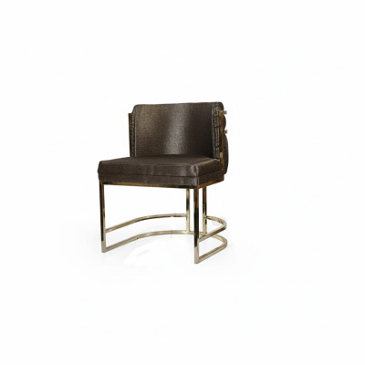 Luxe stoel in bruine kleur met modern design en metalen frame voor de eetkamer.