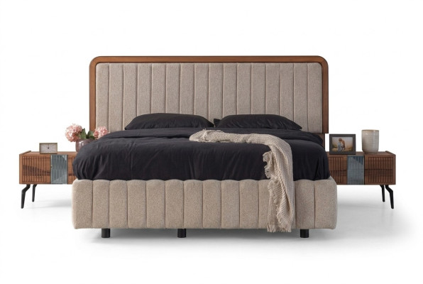 Stijlvolle slaapkamermeubels Luxe gestoffeerd bed Houten nachtkastjes