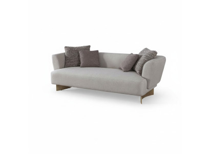 Grijze driezits bankstel voor de woonkamer, ontworpen door een ontwerper, met houten frame.