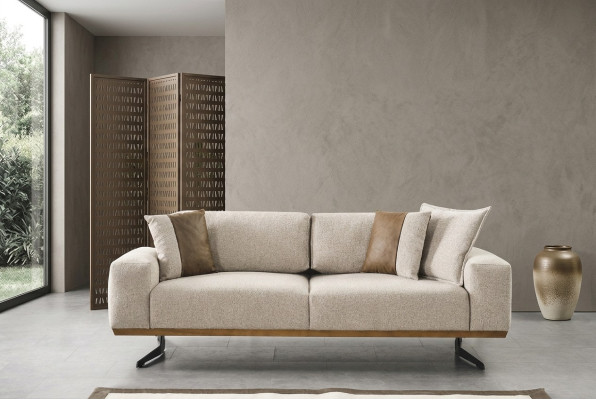 Ontwerper driezitsbank in beige kleur, luxe meubels in woonkamer 225cm.