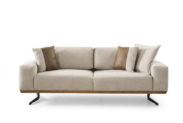 Ontwerper driezitsbank in beige kleur, luxe meubels in woonkamer 225cm.