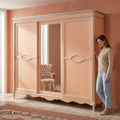 Beige slaapkamer kledingkast met 3 deuren massief houten meubels klassiek