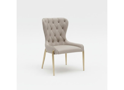 Beige Chesterfield fauteuil, metalen stoel, luxe eetkamerstoelen, moderne stoel.
